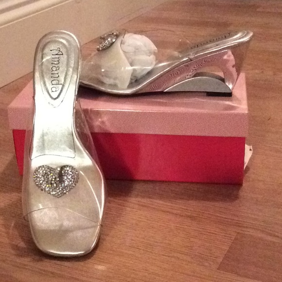 NWOT CUTE & DRESSY SANDALS - Picture 1 of 5